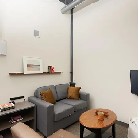 Cream City 2Br Apt - Just 3 Blocks To Fiserv With Gym And Parking